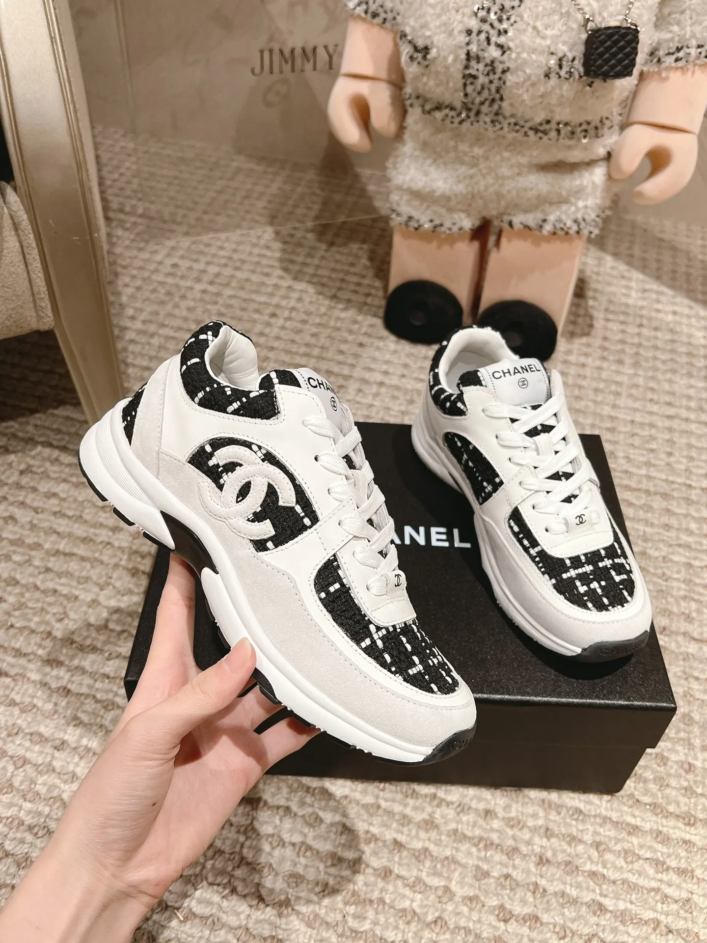 👟👟Ex-factory price 560👟👟 Men’s size +10, women’s size: 35-41#, men’s size: 39/45# The most popular product in 2024, the Chanel colored fabric series, is on sale now! Buy a 1:1 replica of the original. Every stitch and thread is of high standard. Regardless of the shape, comfort, materials, workmanship, and packaging, we have put in all the effort! Maybe we are not the cheapest on the market, but we are definitely the most cost-effective! Major celebrities and internet celebrities are rushing to buy them! You definitely deserve it!